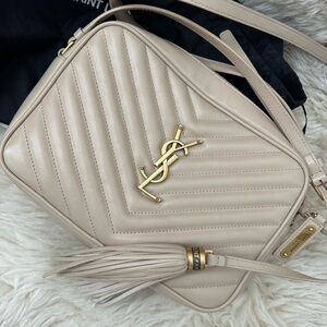 YSL Lou Medium Camera Bag in Quilted Leather in Nude